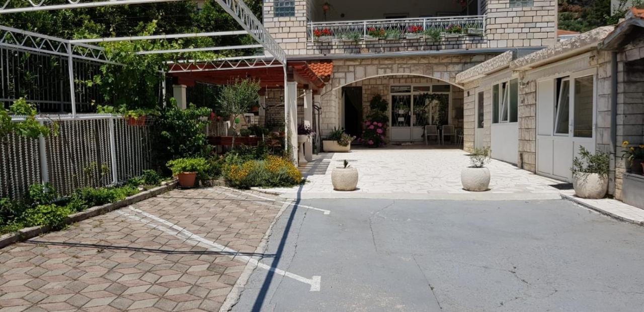 Apartment Danka Omiš Exterior foto